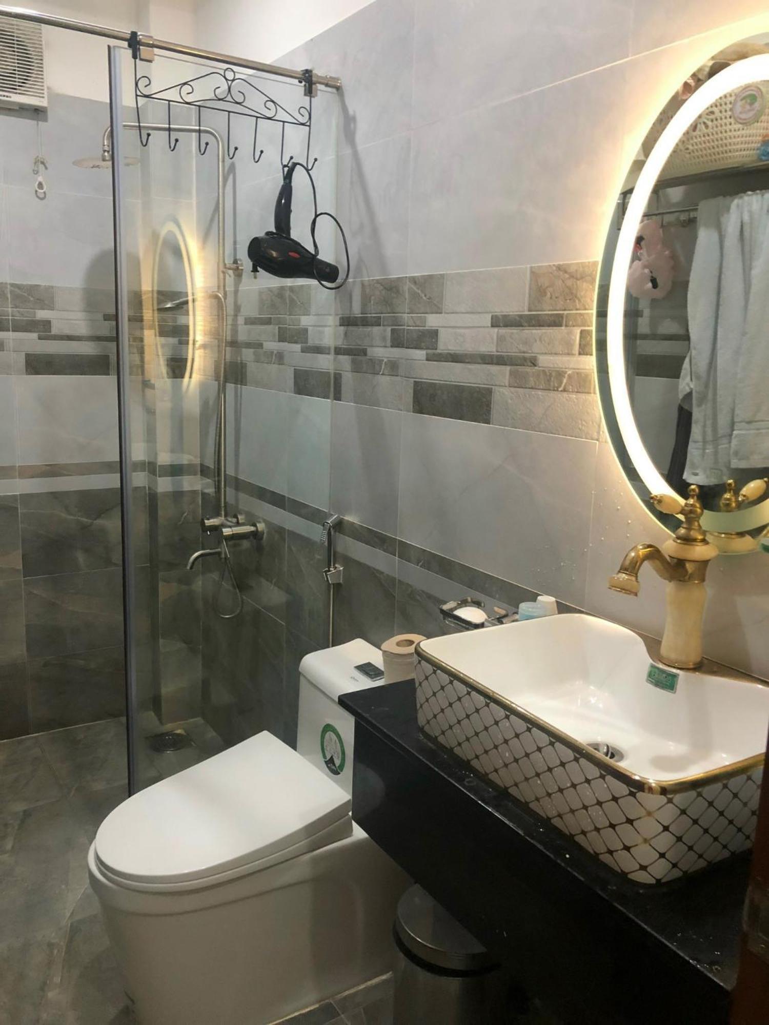 Sauthi Hcm Khách sạn hẻo lánh *